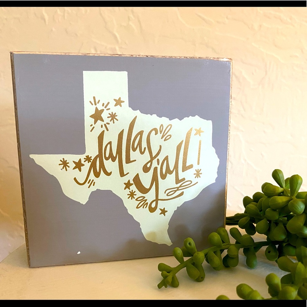 Dallas Texas Sign